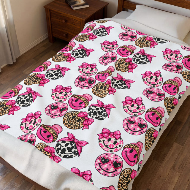 Smiley Bow Velveteen Plush Blanket